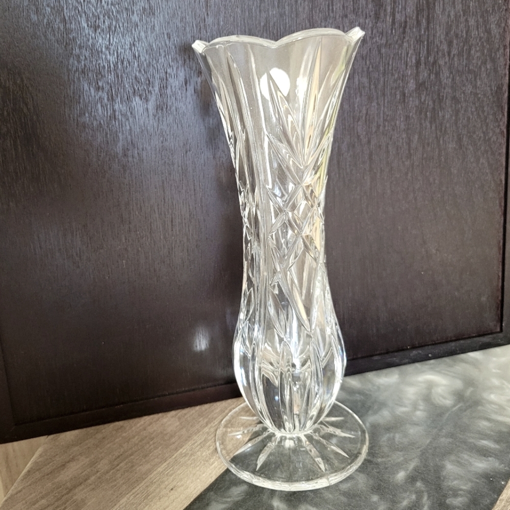 St. George Vintage Lead Crystal Bud Vace